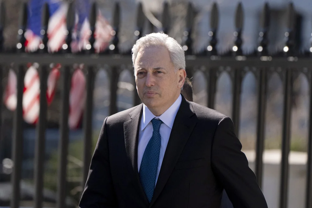 Crypto czar David Sacks alleges Elizabeth Warren controlled Biden’s autopen and formed crypto regulations