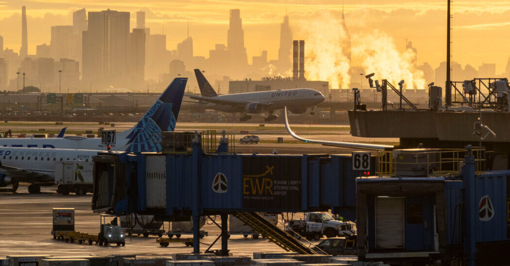 Equipment Outages Vexed Newark Airport Controllers for Years