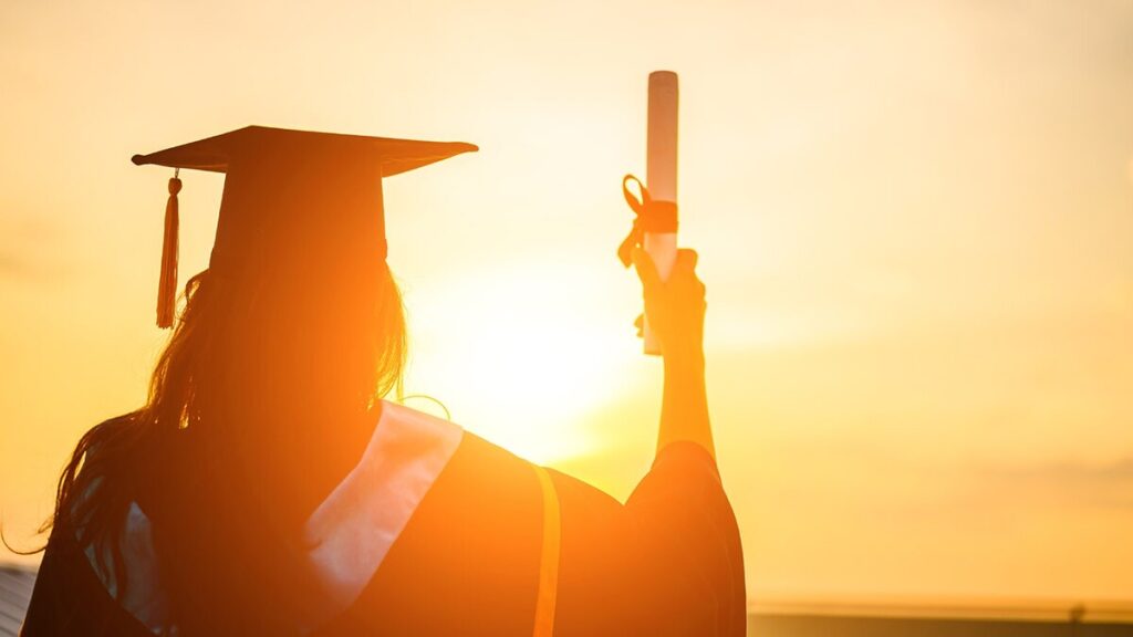 Building your adventure: CIA veteran shares an inspiring story about courage with graduates