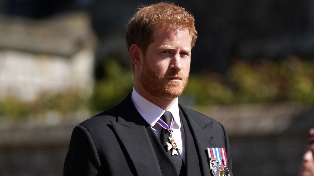 Prince Harry deepens family rift by reportedly considering name change: expert  at george magazine
