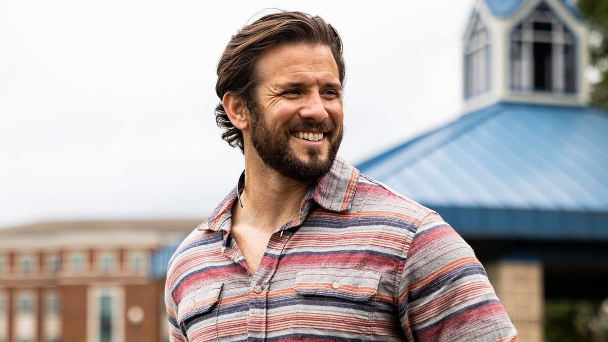 Former Navy SEAL whose nonprofit helps catch child sex traffickers sets sights on US Senate seat  at george magazine