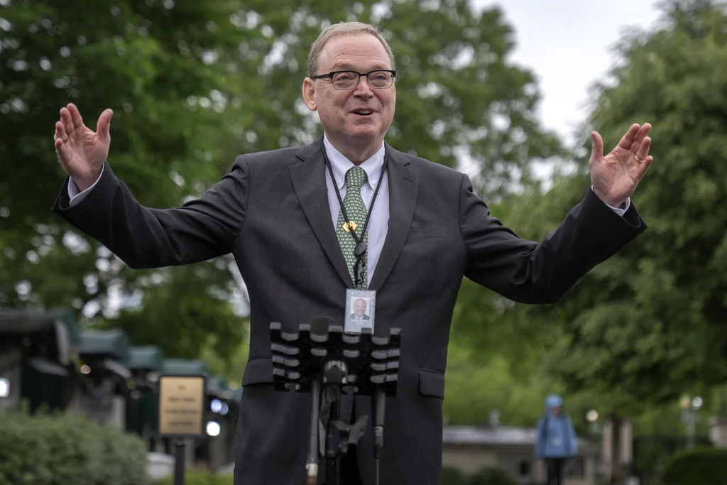 Kevin Hassett claims roulette wheel has ‘better history’ than CBO