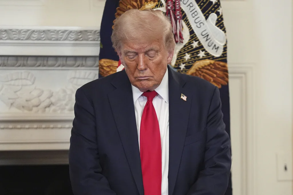 Trump orders federal agencies to protect religious expression