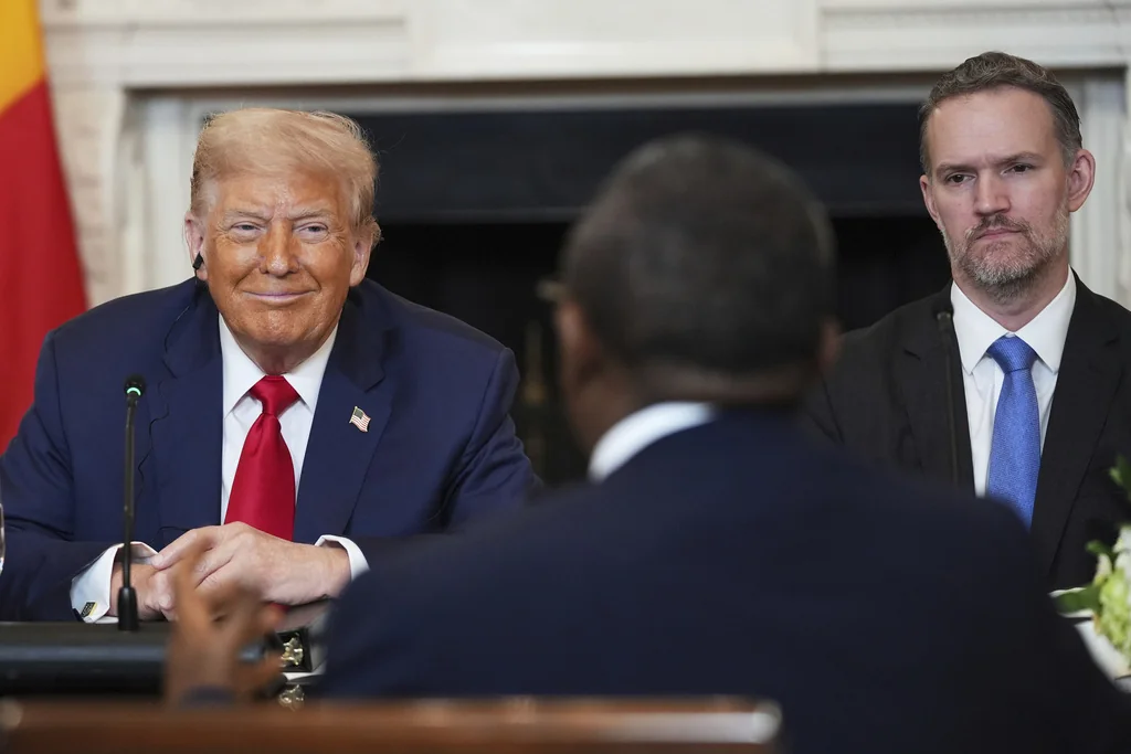 Trump celebrates IRS allowing churches to endorse political candidates