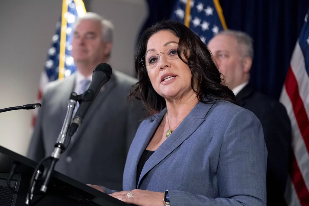Labor Department to cut workplace regulations and home healthcare minimum wage requirements