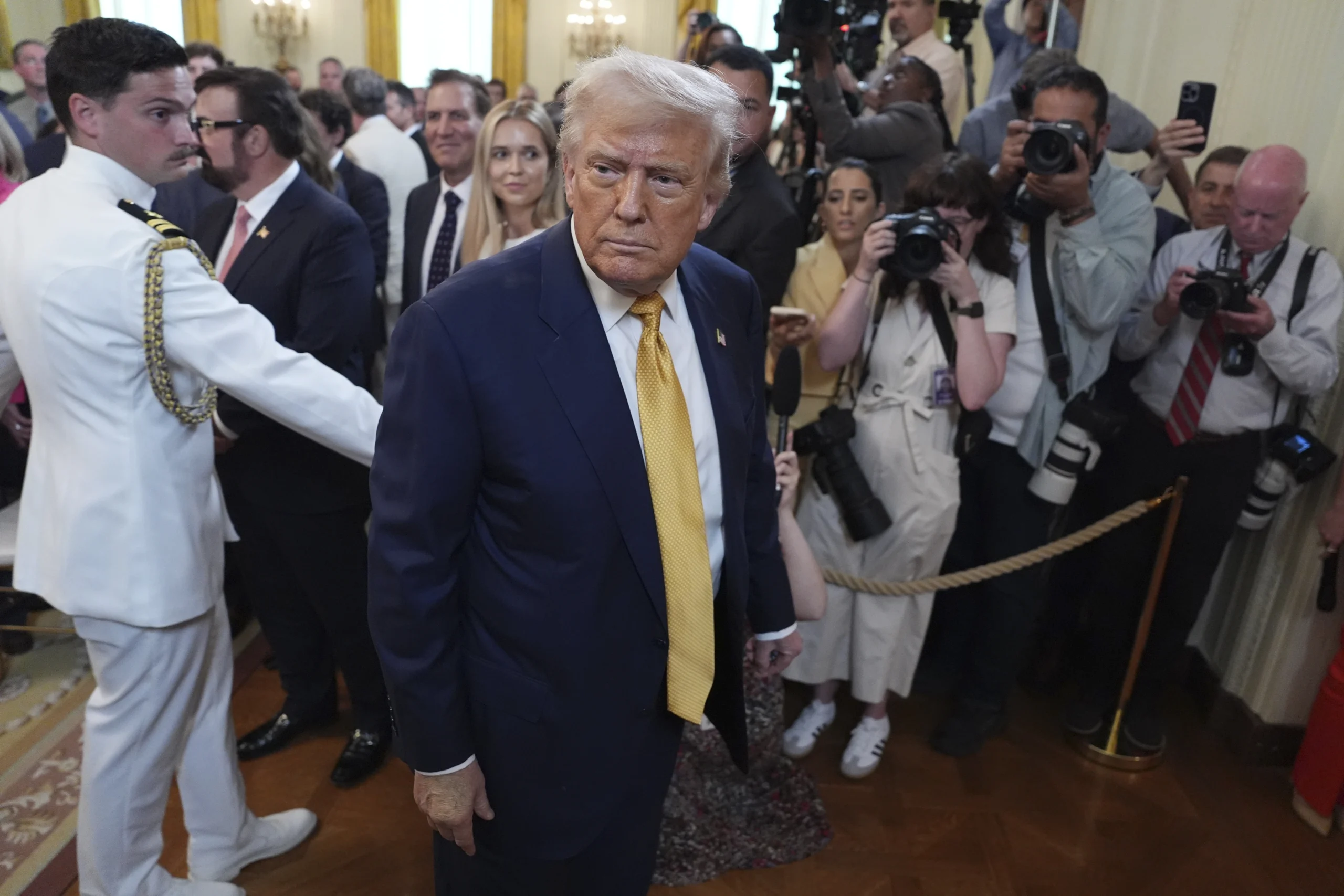White House touts fewer leaks as civil groups warn tactics set ‘dangerous precedent’  at george magazine