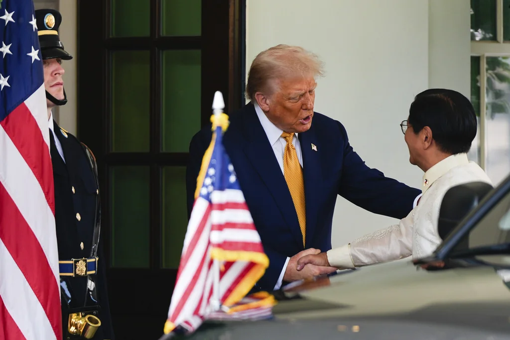 Trump talks China and trade with Philippine president at White House