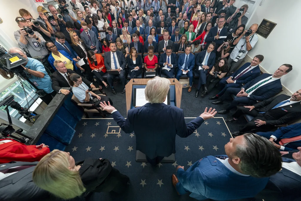 Trump rejects suggestion to build ‘big, beautiful briefing room’ for press