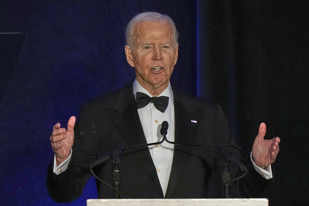 Biden’s team wanted him to sign pardons by hand, not autopen  at george magazine