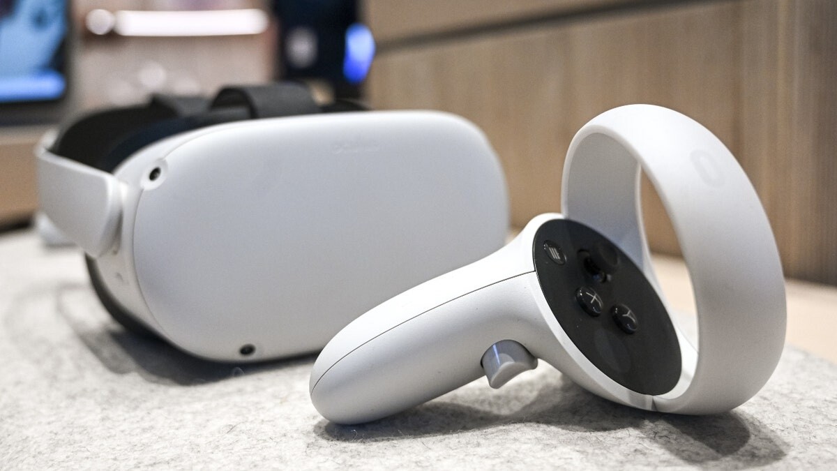 Hawley pushes legal action against Meta after whistleblowers detail child abuse in VR  at george magazine
