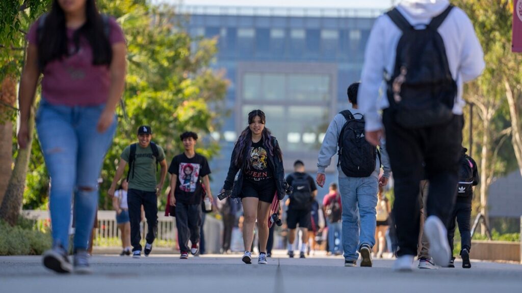 Catholic group gives 30,000 copies of The Gospels to college students on 100+ campuses nationwide