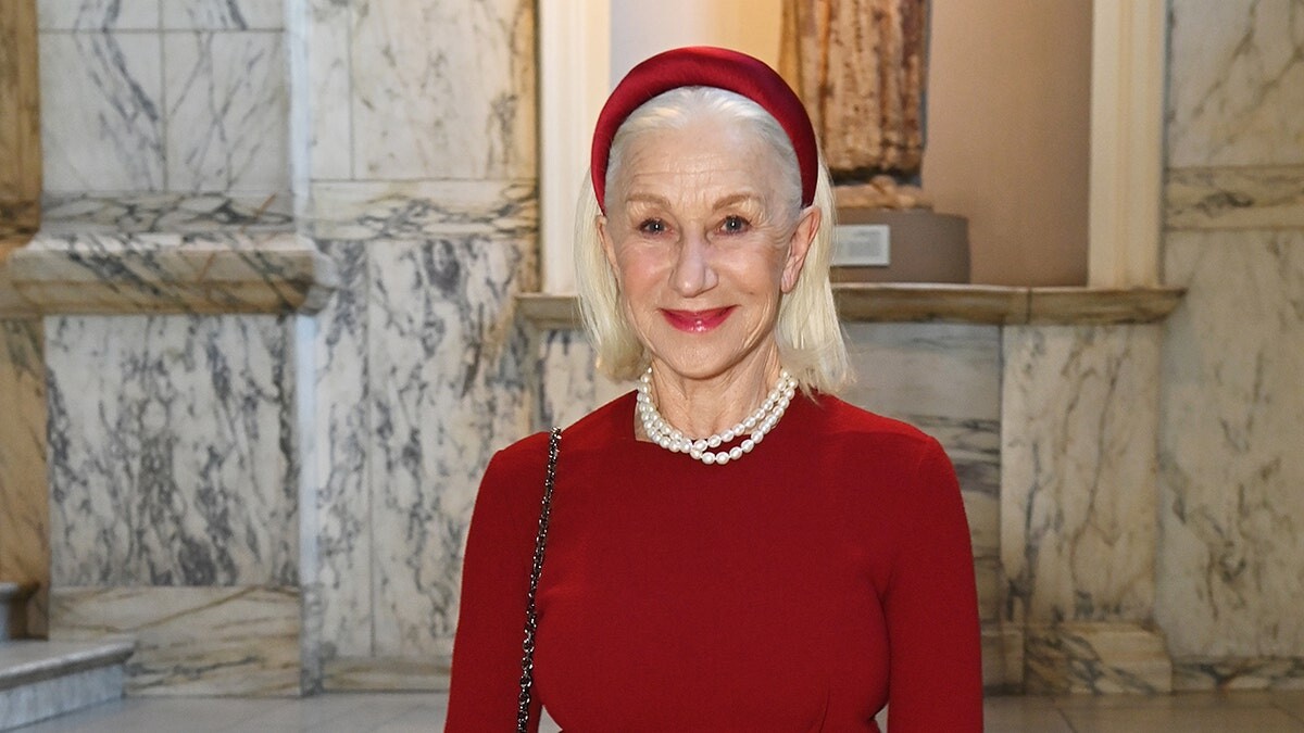 Hollywood icon has used the same 12-minute workout routine since the 1960s  at george magazine