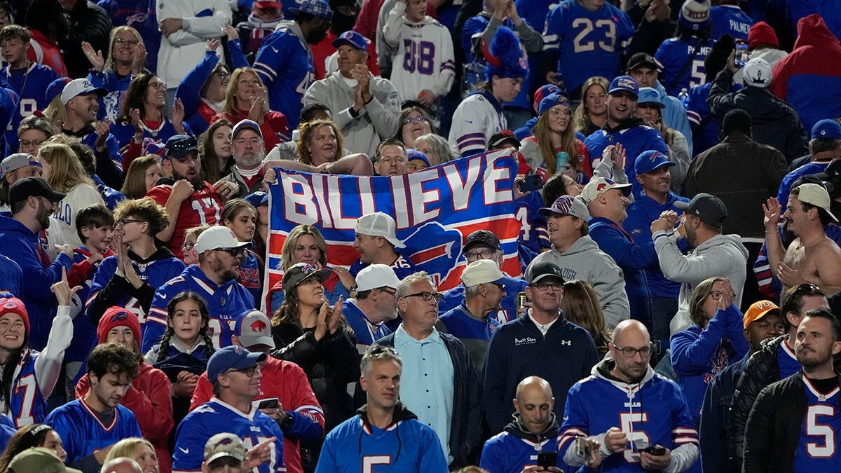 Bills fan indefinitely banned from NFL stadiums after slapping Ravens stars: report  at george magazine