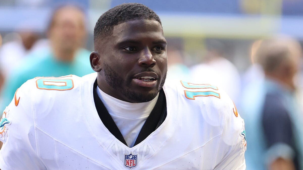 Dolphins' Tyreek Hill faces domestic violence accusations from estranged wife, lawyers fire back at claims  at george magazine