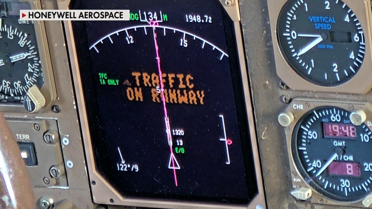 Pilots test first-of-its-kind cockpit alert system that detects possible collisions on runways  at george magazine