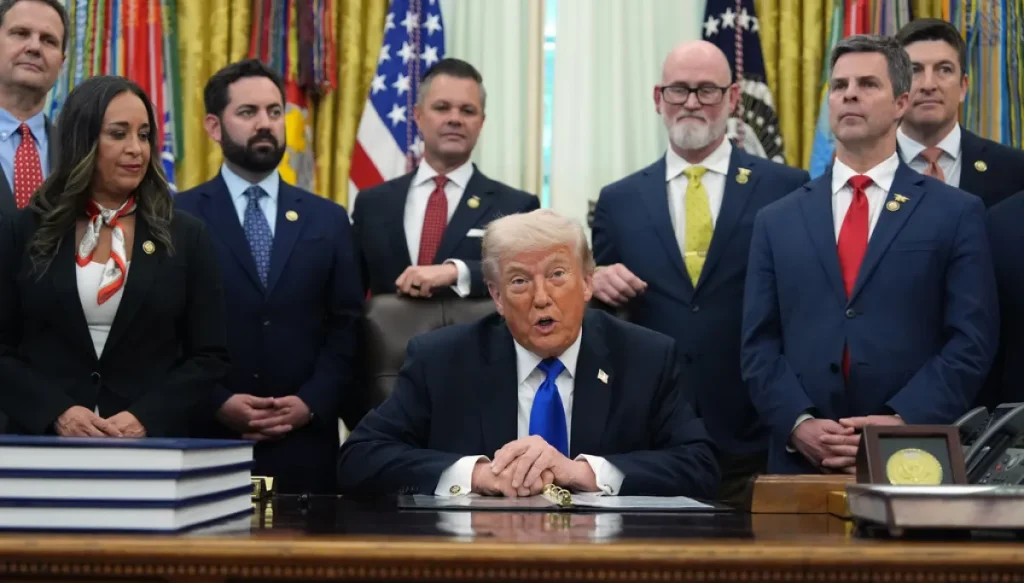 Trump signs executive order expanding retirement plan coverage for workers without access