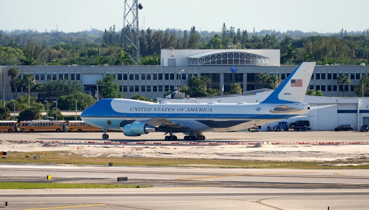 Palm Beach approves plan to rename airport after Trump  at george magazine