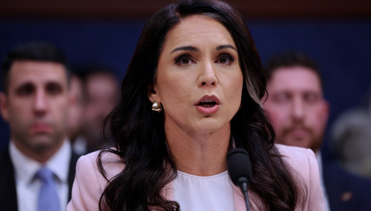 Tulsi Gabbard announces resignation after husband’s bone cancer diagnosis  at george magazine