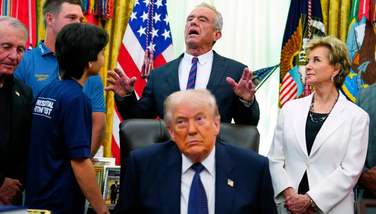Trump claims Iran’s leaders told him their country has ‘no chance’ of winning the war  at george magazine