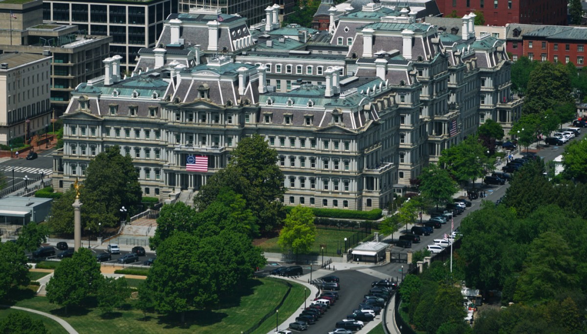 Panel seeks paint details before approving Trump’s plan for Eisenhower building  at george magazine