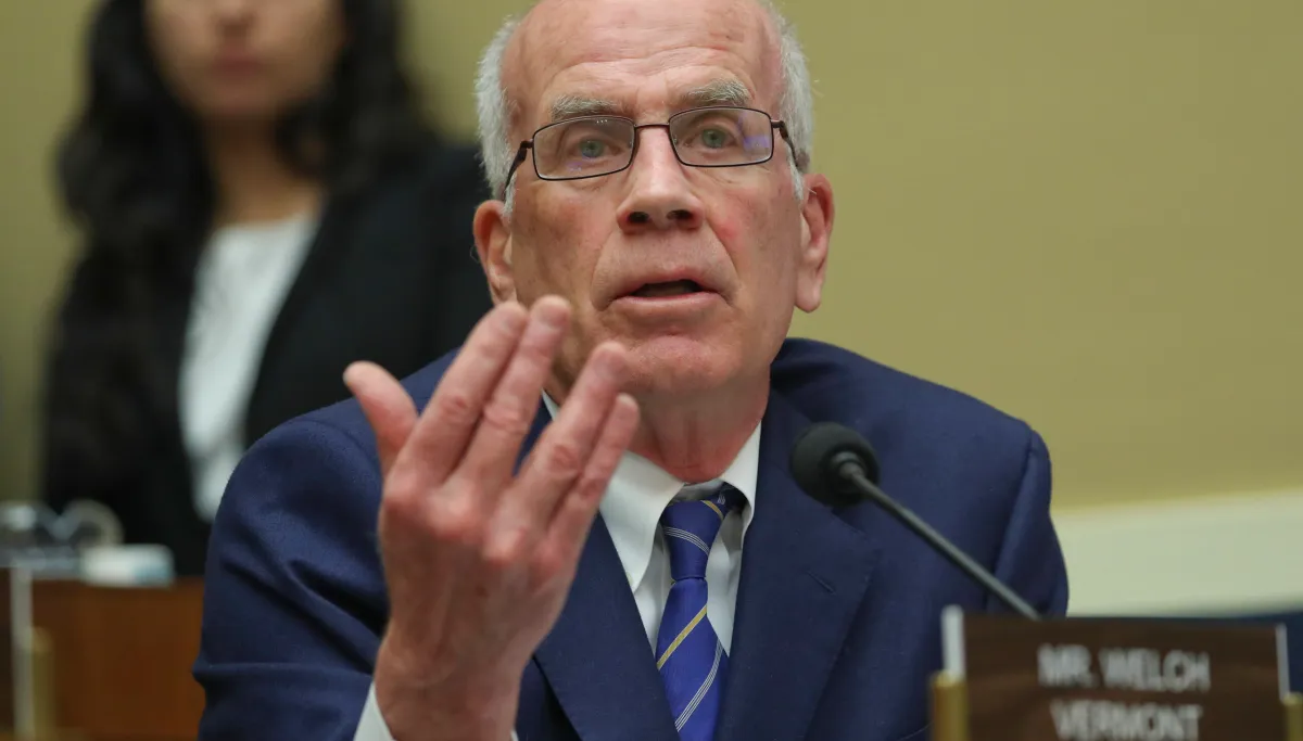 Democrats investigate alleged ‘pay-to-play’ pardon scheme in Trump White House  at george magazine