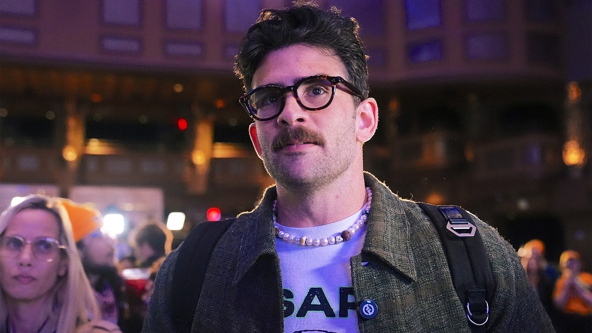 Far-left streamer Hasan Piker mocks shooting near White House, pokes fun at Trump's ballroom  at george magazine