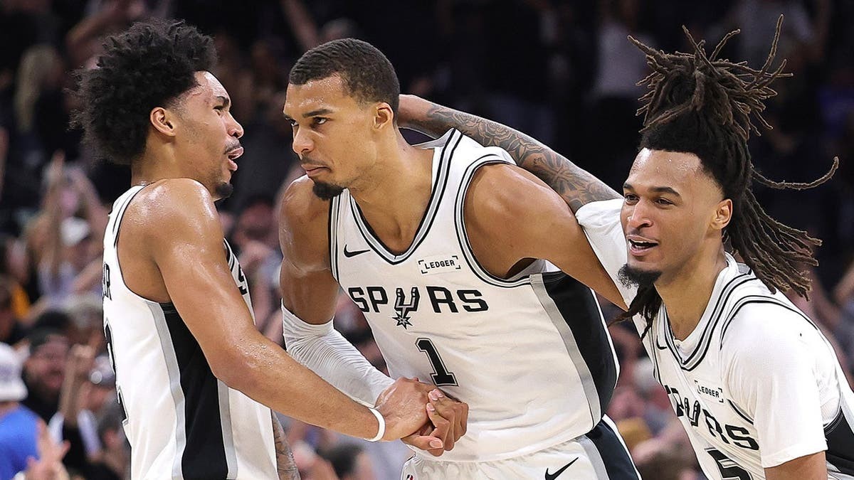 Victor Wembanyama scores 33 as Spurs dominate Thunder in Game 4 to even Western Conference Finals at george magazine