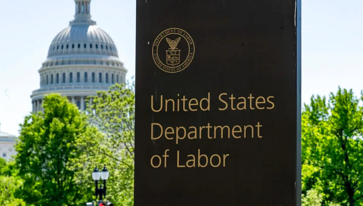 Labor Department threatens to withhold funds from governors over unemployment fraud and waste at george magazine