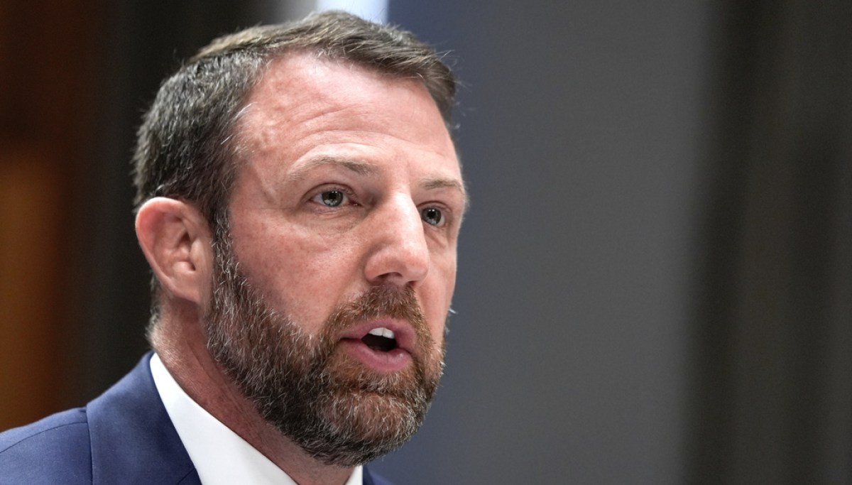 Markwayne Mullin reaffirms Haitian deportation stance after apparent backtrack  at george magazine