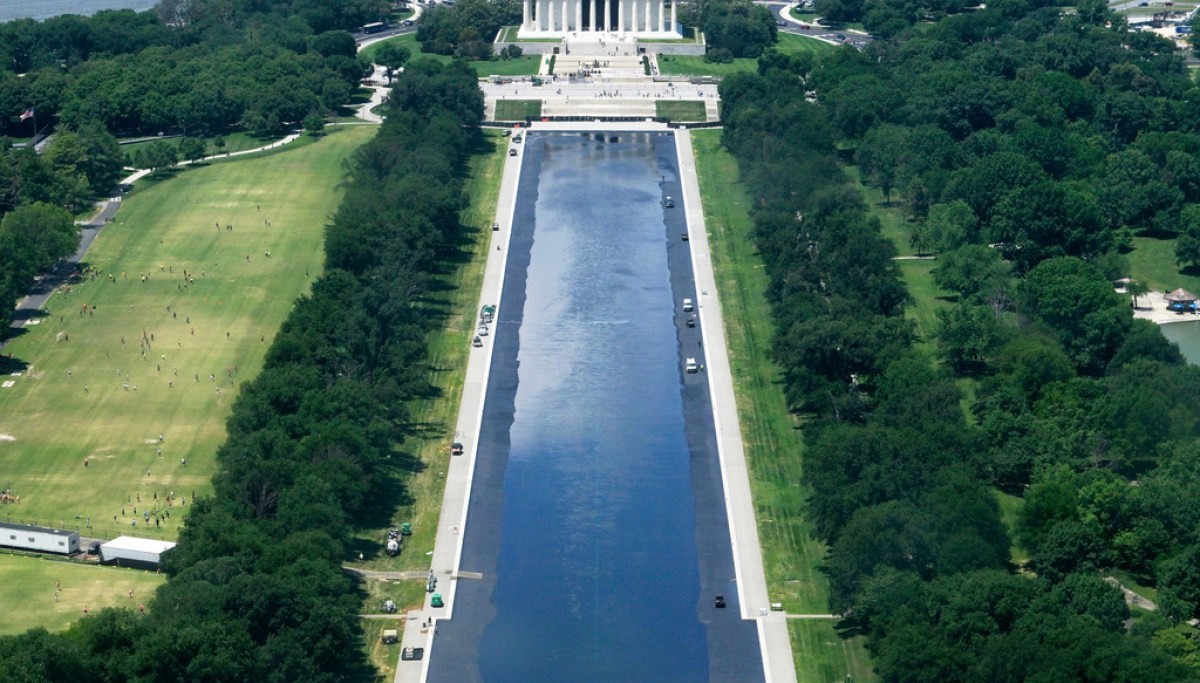 Trump officials brush off algae reappearing in Reflecting Pool after weekslong renovation at george magazine