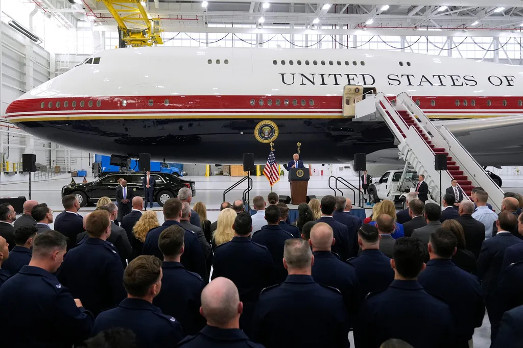 Trump reveals new Air Force One will fly over DC on July 4