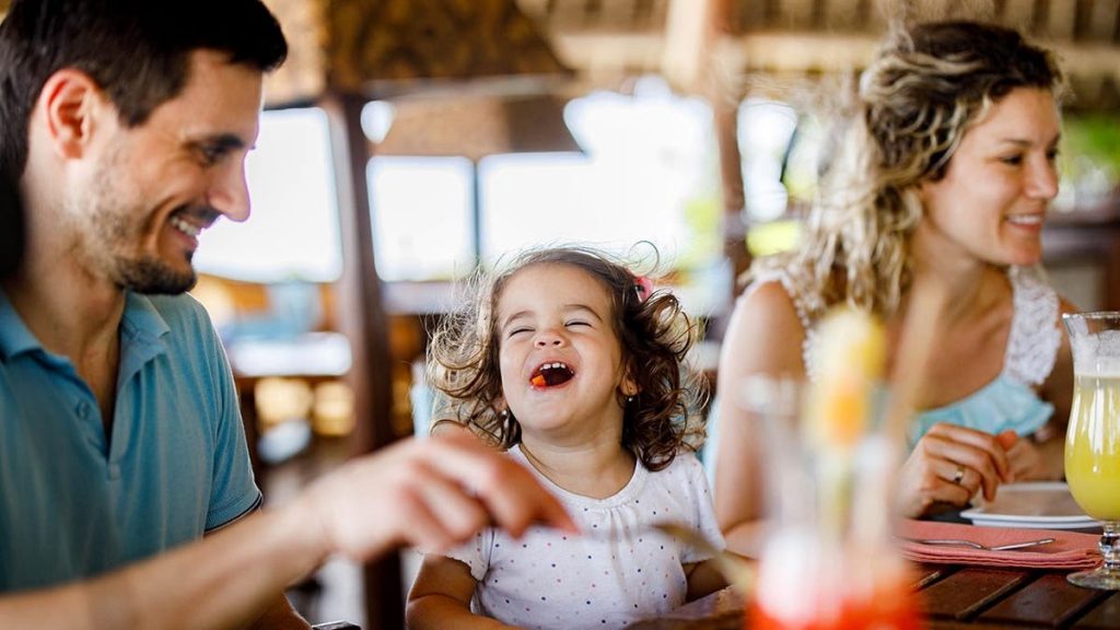 Restaurant owner says dining room is ‘not a playground’ as etiquette experts weigh in on viral debate