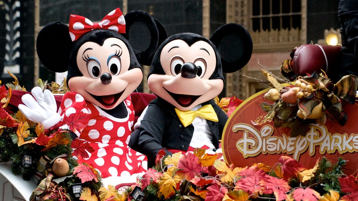 WATCH: Smithsonian director pressed on woke exhibits: ‘Is Mickey Mouse racist?’  at george magazine