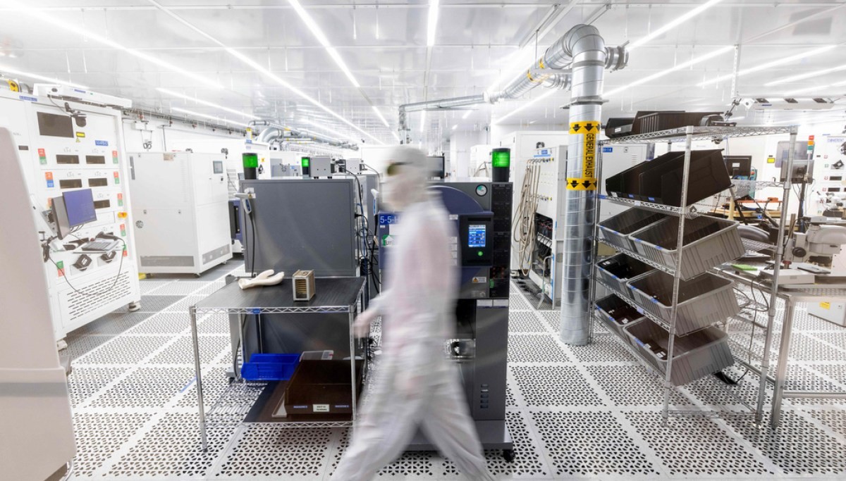 White House accuses Chinese Moonshot AI model of stealing US technology  at george magazine