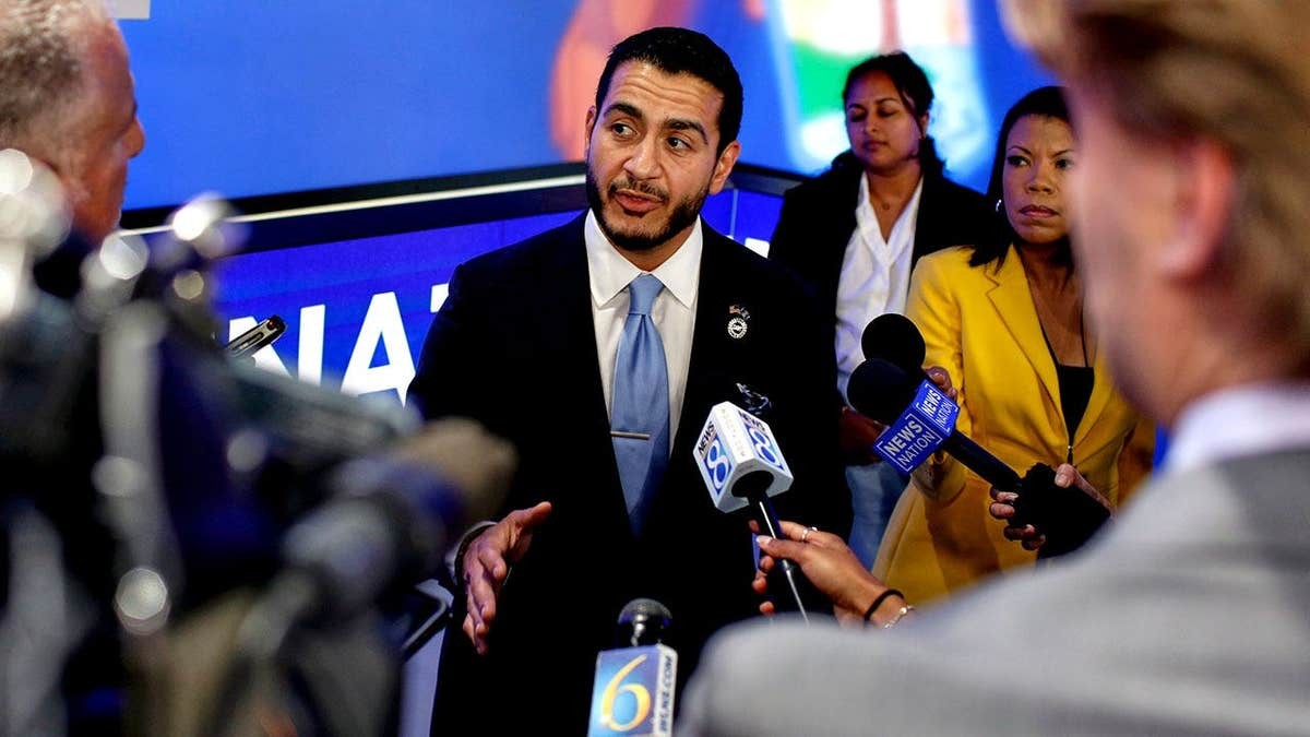 Top Dem hopeful flips script after years in socialist orbit with puzzling claim at george magazine