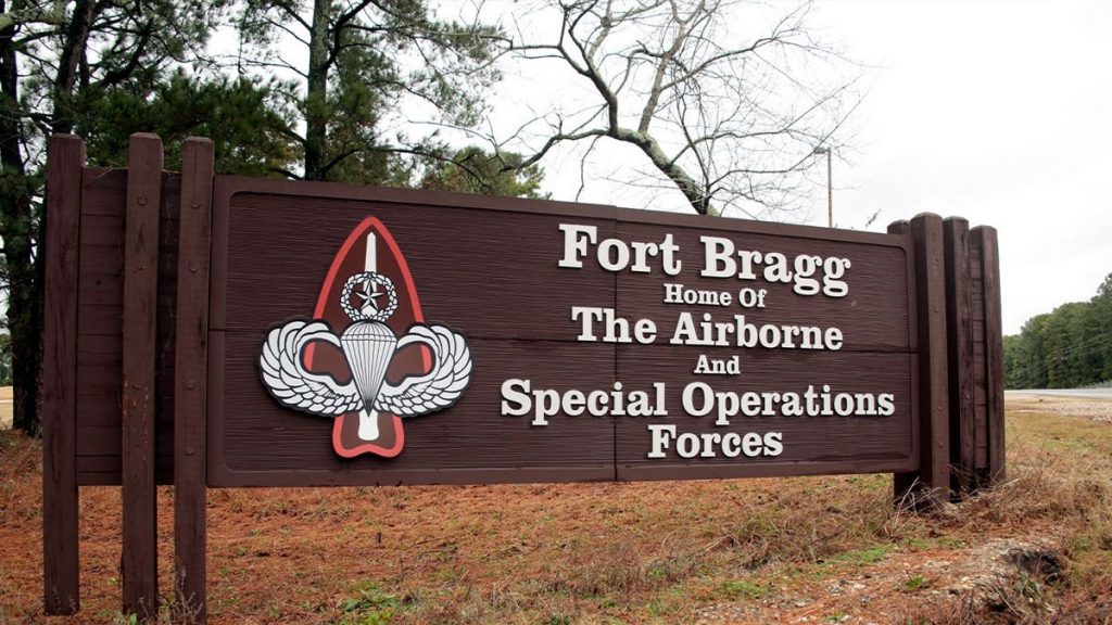 House narrowly backs allowing troops, Pentagon workers to carry personal guns on military bases