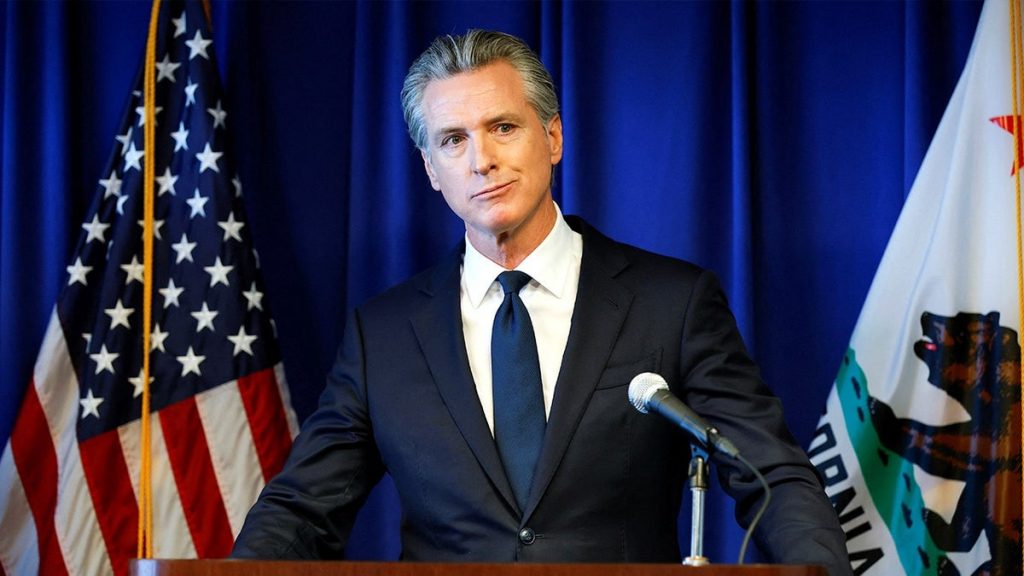 Conservatives flip script on Newsom after he demanded 25th Amendment for Trump: ‘Propped up a vegetable’