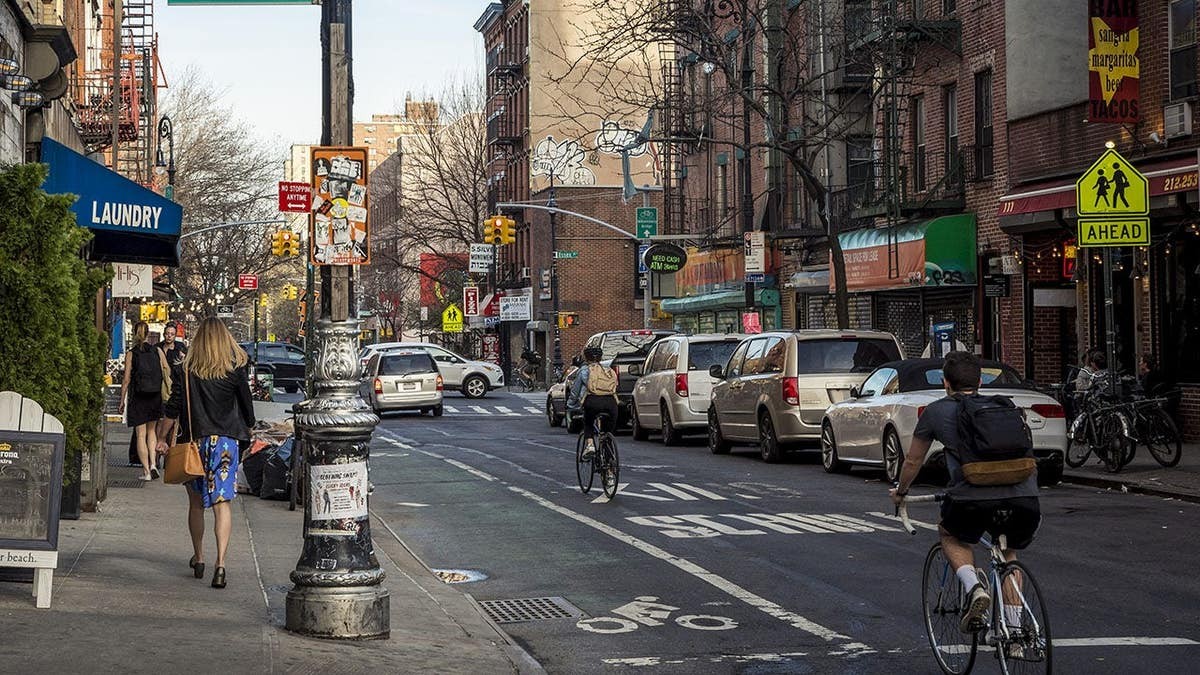 Crazy brawl over a parking spot in New York includes a vicious skateboard to the head at george magazine