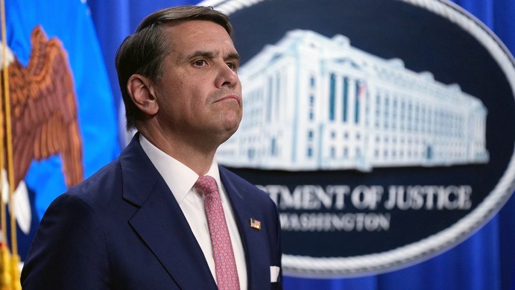 Liberal law professor breaks with Obama judge over Trump lawyer crackdown: ‘I refuse to teach’ it