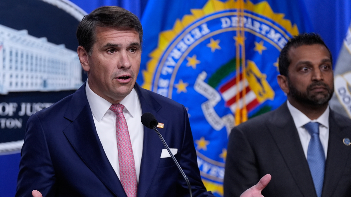 Democrat politicos rerun underhanded leftist playbook in effort to torpedo Trump’s AG nominee at george magazine