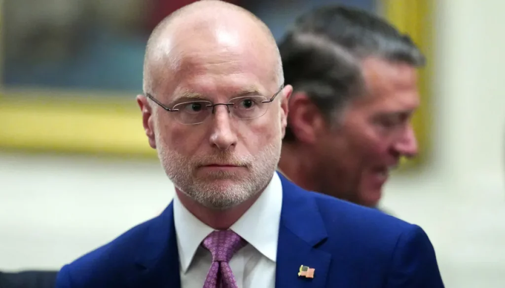 Conservatives clash over Brendan Carr’s bid to scrap congressionally mandated TV ownership cap