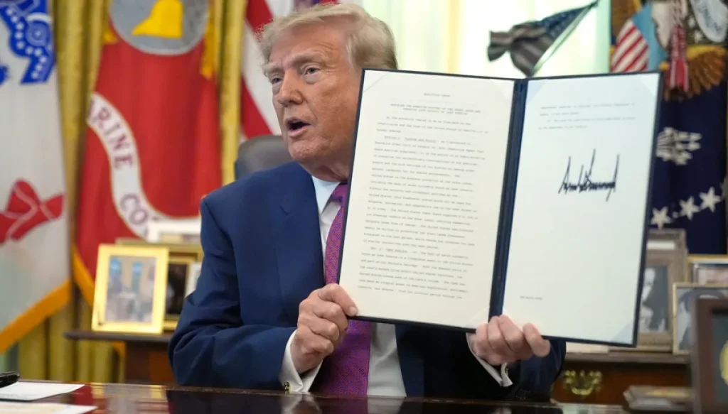 Trump signed an order to rename Lake Ontario to Lake America — what to know