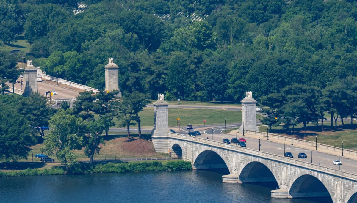FAA advances Trump’s ‘Triumphal Arch’ after review finds height doesn’t pose safety hazard to planes  at george magazine