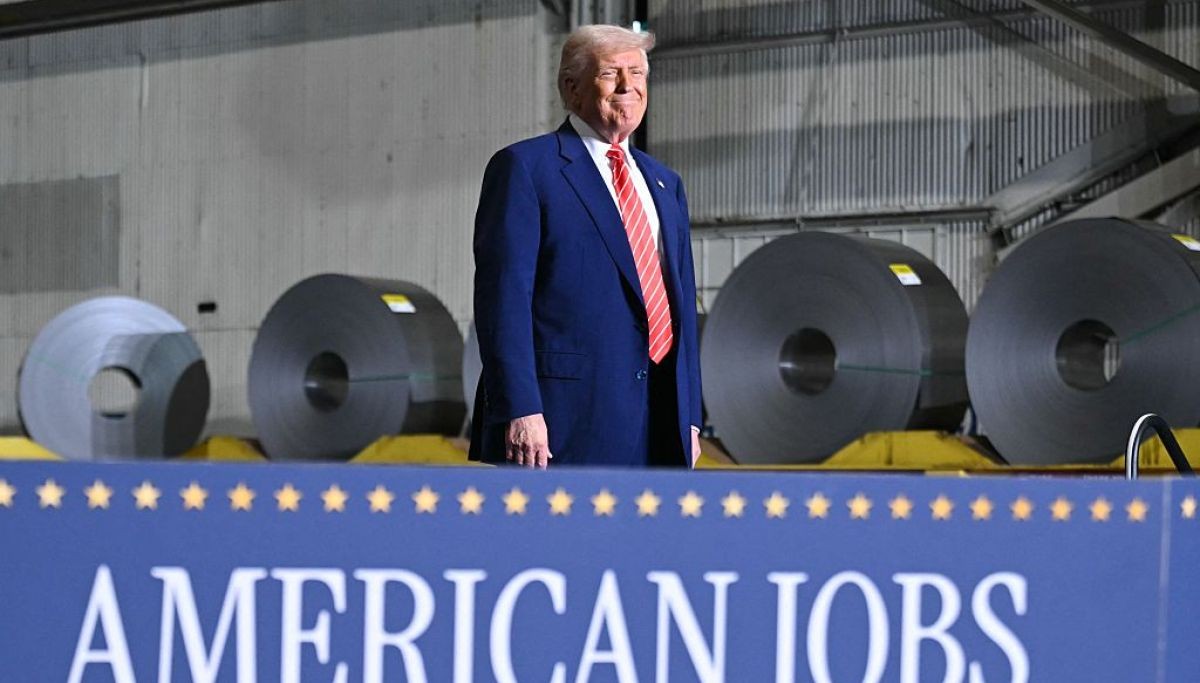 Trump to announce $15 billion Iowa steel project amid tough midterm climate  at george magazine