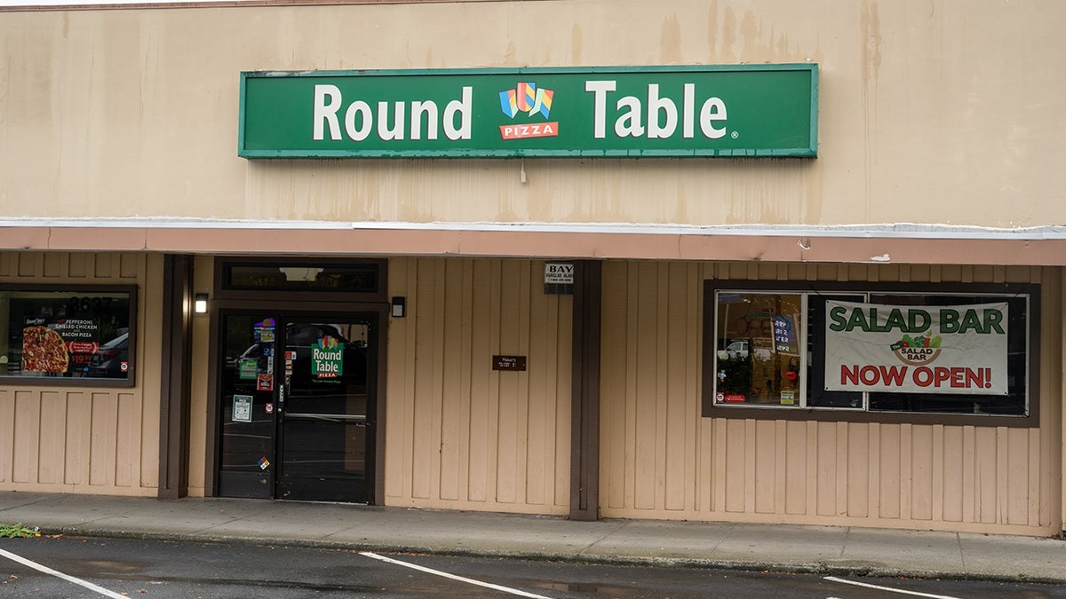 California pizza joint allegedly used as meth distribution hub as illegal immigrant charged  at george magazine