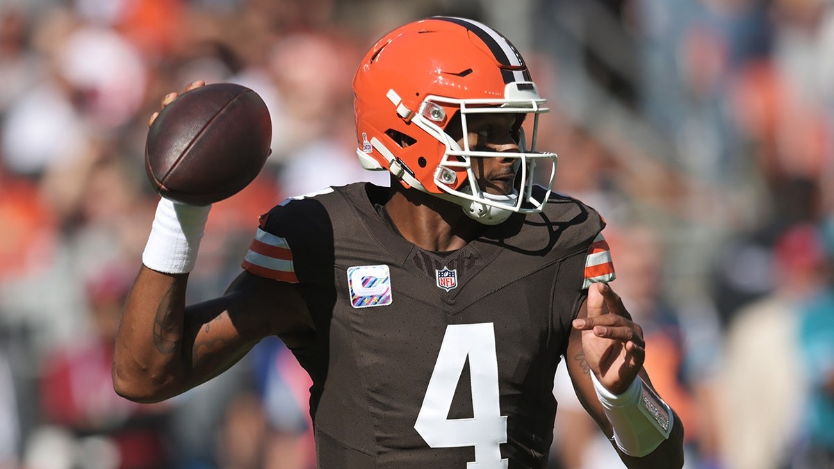 Chad Ochocinco warns Browns' Deshaun Watson has 'very short' leash, could lose starting job by Week 3 at george magazine