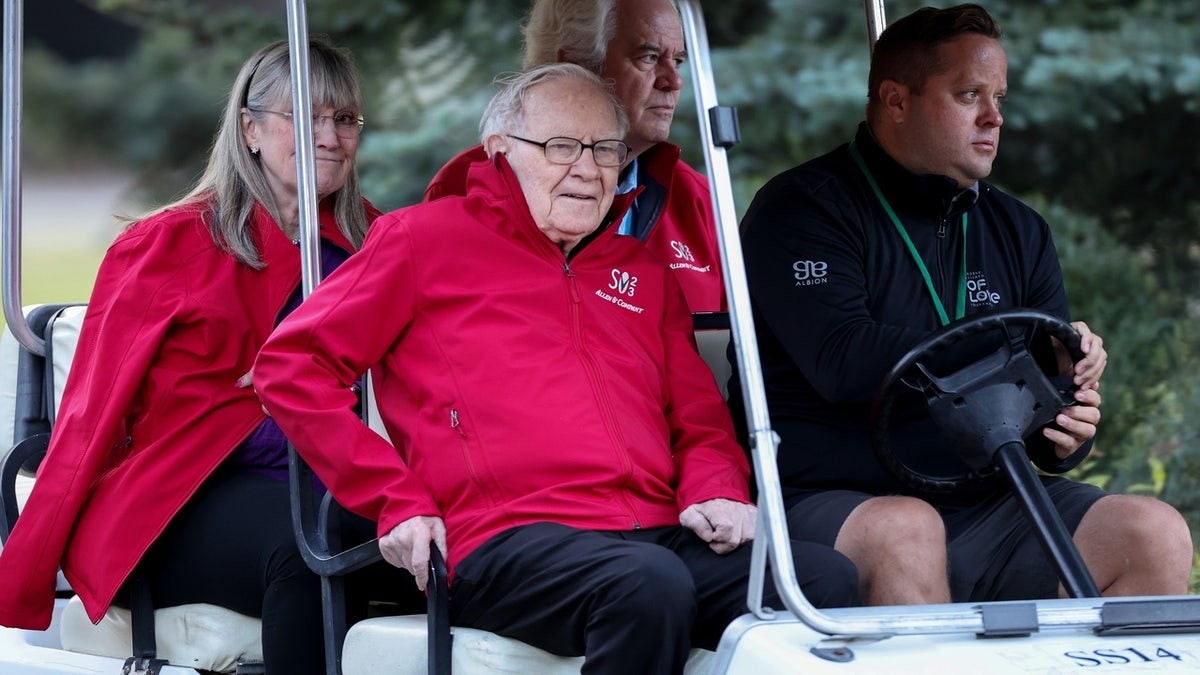 The US has a $40 trillion debt crisis. Billionaire Warren Buffett knows how to solve it  at george magazine