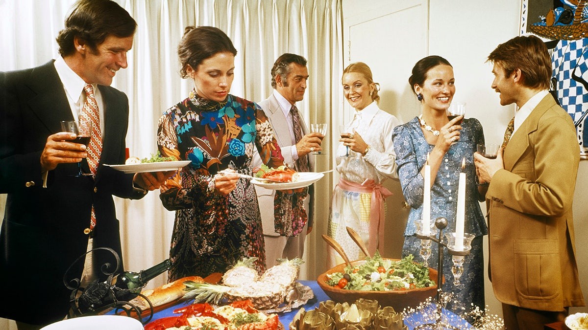 5 reasons Americans are no longer inviting guests into their homes at george magazine