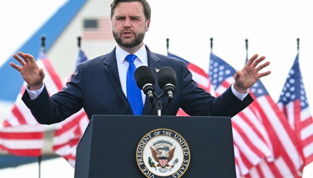 Vance: Trump to invoke Defense Production Act to expand oil refinery in Texas  at george magazine
