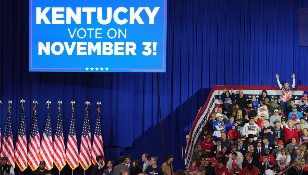 WATCH LIVE: Trump holds Kentucky midterm rally in Highland Heights at george magazine